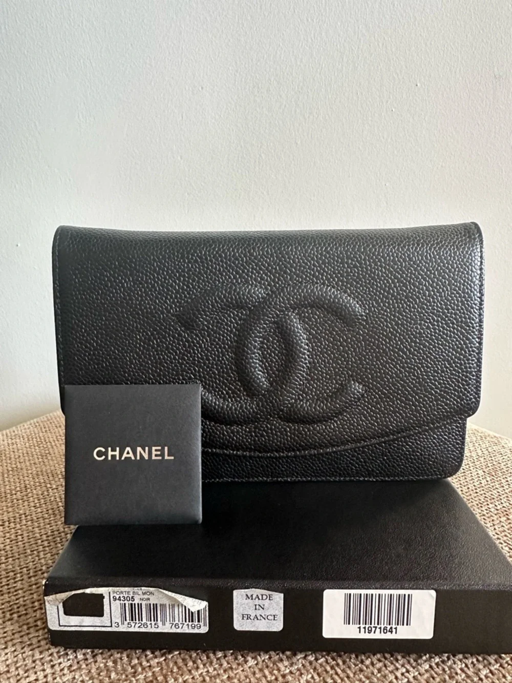 CHANEL Caviar Leather Crossbody Wallet with Silver Chain